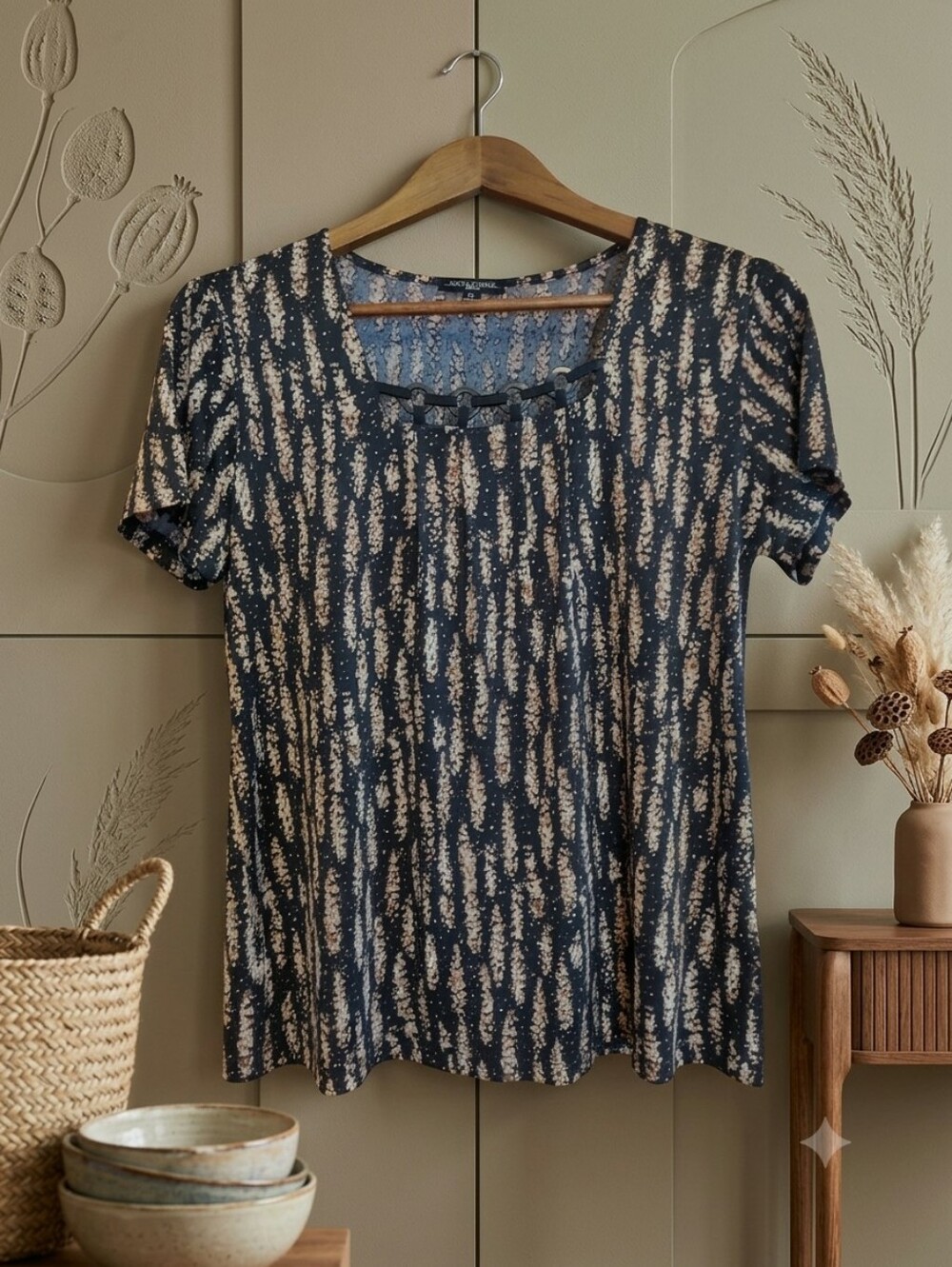 Notations Navy and Cream Short Sleeve Scoop Neck Blouse